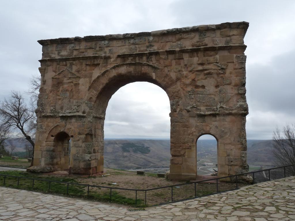 Hostal Nicolas Medinaceli Εξωτερικό φωτογραφία